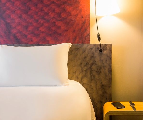 Hotel pillow protectors